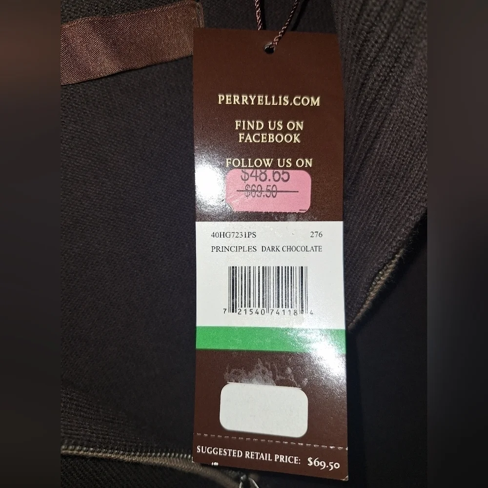 A Perry Ellis 1/4 zip 100% cotton sweater in a mens size large. NWT.